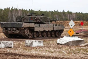 Ba Lan sẽ gửi thêm 10 xe tăng Leopard 2 tới Ukraine trong tuần này