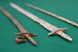 Mỹ trả vũ khí cổ cho Ukraine 