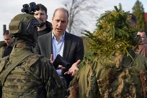 Hoàng tử William bất ngờ đến Ba Lan, thăm lính sát biên giới Ukraine