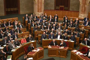 Quốc hội Hungary bỏ phiếu phê chuẩn đơn xin gia nhập NATO của Phần Lan tại thủ đô Budapest (Hungary) ngày 27-3. Ảnh: AP