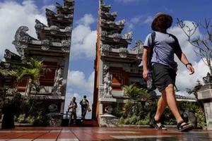 Khách Nga, Ukraine: Lý do nơi săn đón, nơi hững hờ