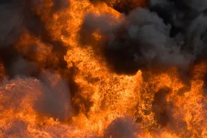 Cháy kho lạnh bỏ hoang ở Trung Quốc, 11 người chết