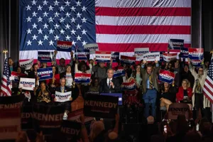 Ông Robert F. Kennedy Jr. ra mắt chiến dịch tranh cử tại TP Boston (bang Massachusetts, Mỹ) ngày 19-4. Ảnh: AFP