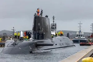 Tài liệu về tàu ngầm hạt nhân Anh được tìm thấy trong nhà vệ sinh quán rượu