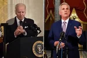 Tổng thống Mỹ Joe Biden (trái) và Chủ tịch Hạ viện Mỹ Kevin McCarthy. Ảnh: NEWSWEEK