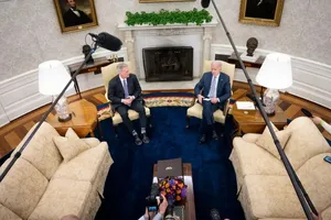 Hơn 1 giờ 'thảo luận hiệu quả', vấn đề nâng trần nợ công Mỹ vẫn chưa có lời giải