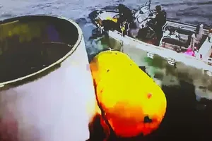 Triều Tiên phóng vệ tinh thất bại, Hàn Quốc vớt được phương tiện phóng rơi trên biển 