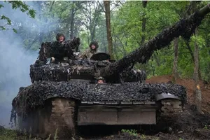 Binh sĩ Ukraine ở Donbass (Ukraine) ngày 23-5. Ảnh: AP