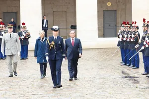 Thủ tướng Trung Quốc - Lý Cường (phải) cùng với Thủ tướng Pháp Elisabeth Borne tại thủ đô Paris (Pháp) ngày 22-6. Ảnh: TÂN HOA XÃ