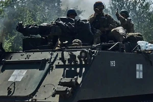 Binh sĩ Ukraine trên tiền tuyến ở tỉnh Zaporizhia (Ukraine). Ảnh: AP