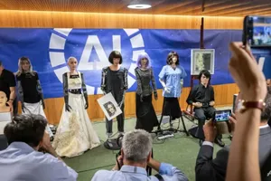 Gần chục robot 'dự' hội nghị LHQ về AI 