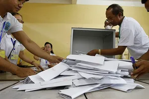 Khmer Times: Đảng Thủ tướng Hun Sen thắng 120/125 ghế nghị sĩ