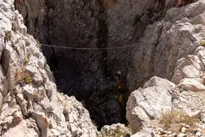 Cập nhật vụ giải cứu nhà thám hiểm Mỹ kẹt trong hang sâu cả ngàn m