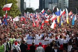 Ba Lan: Cả triệu dân xuống đường biểu tình phản đối đảng cầm quyền trước bầu cử