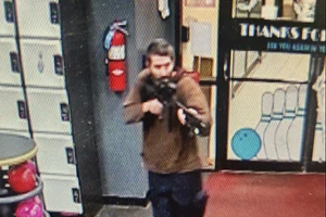 Mỹ: Hàng loạt vụ xả súng trong đêm, ít nhất 16 người thiệt mạng, 60 người bị thương