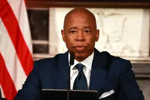 Thị trưởng New York bị cáo buộc tấn công tình dục vào 30 năm trước