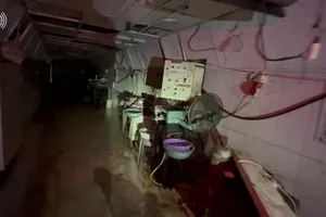 VIDEO: Israel phát hiện mạng lưới đường hầm hàng chục mét dưới trại tị nạn lớn nhất Gaza