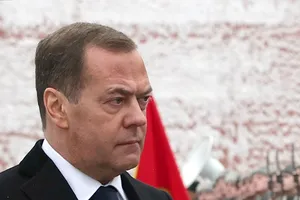 Ông Medvedev: Đức đang chuẩn bị gây chiến với Nga