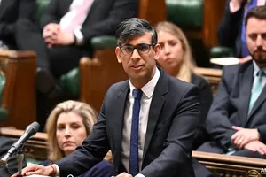 Thủ tướng Anh xin lỗi về bê bối truyền máu nhiễm bệnh chấn động ngành y tế