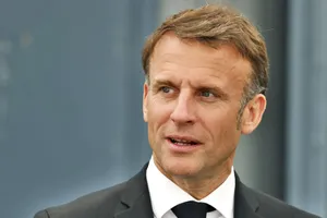 Tổng thống Macron nói về tin đồn từ chức