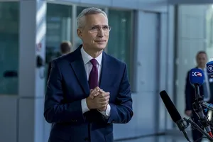 Tổng thư ký NATO nói về khả năng cho Ukraine dùng F-16 đánh sang Nga