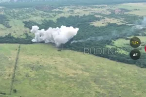 VIDEO: Pháo binh Nga nhắm mục tiêu vào pháo binh Ukraine tại Donetsk