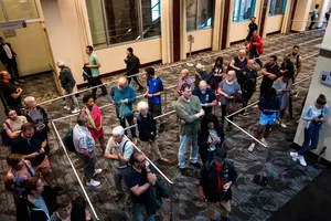 Nước Pháp trước 3 kịch bản chính trường 