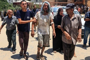 Israel không kích trại tị nạn nghi có chỉ huy cấp cao Hamas, 71 người chết, gần 300 người bị thương