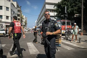 VIDEO: Houthis không kích tòa nhà gần lãnh sự quán Mỹ ở Israel, 1 người chết