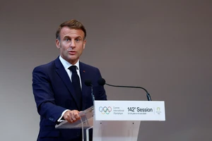 Chính trường Pháp nóng với động thái rắn từ ông Macron trước liên minh cánh tả 