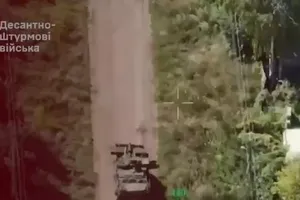 VIDEO: Những giờ đầu tiên Ukraine tấn công tỉnh Kursk của Nga