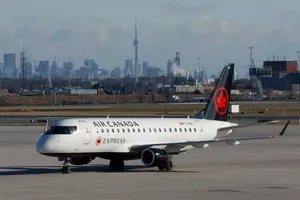 VIDEO: Máy bay bốc cháy khi hạ cánh ở Canada