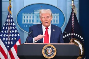 Ông Trump họp báo vụ máy bay va trực thăng rồi rơi xuống sông, chỉ trích các ông Biden và Obama