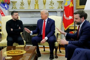VIDEO: Màn đấu khẩu nảy lửa giữa ông Trump và ông Zelensky
