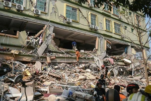 Hỗ trợ quốc tế dồn về Myanmar; Thái Lan điều tra vụ sập toà nhà ở Bangkok