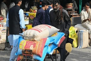Pakistan khuyến cáo công dân ở Kashmir tích trữ lương thực giữa căng thẳng với Ấn Độ