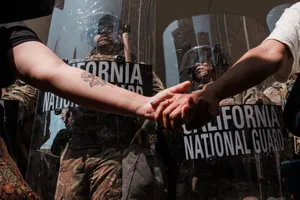 Biểu tình ở Los Angeles: Leo thang và chia rẽ