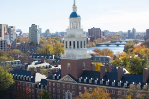 Mỹ nối lại xử lý visa cho sinh viên đến Harvard sau phán quyết của thẩm phán liên bang