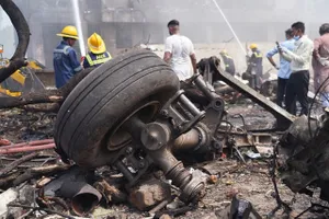 VIDEO: Hành khách duy nhất sống sót trong vụ rơi máy bay ở Ấn Độ