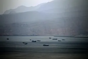 Giá dầu quay đầu giảm 7% ngay sau khi Iran nã tên lửa căn cứ Mỹ tại Qatar, lý do đằng sau?