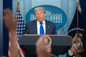 Ông Trump: Sẵn sàng cân nhắc ném bom Iran lần nữa