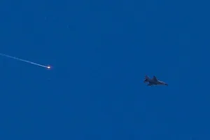 Israel không kích Syria giữa đụng độ giáo phái đẫm máu