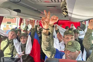 VIDEO: Nga, Ukraine trao đổi tù binh trước thềm thượng đỉnh Trump-Putin