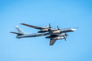 Nhật điều chiến đấu cơ theo dõi máy bay quân sự Nga 