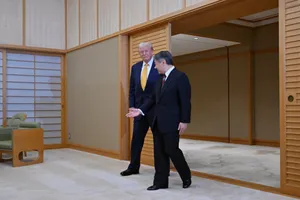 VIDEO: Ông Trump đến Tokyo, diện kiến Nhật hoàng Naruhito