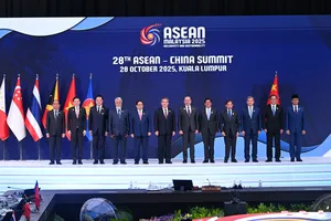 ASEAN-Trung Quốc ký hiệp định quan trọng về thương mại