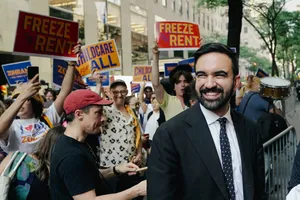 Ông Zohran Mamdani - hành trình từ rapper đến thị trưởng người Hồi giáo đầu tiên của New York