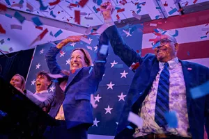 Thắng vang dội bầu cử ngày thứ Ba, đảng Dân chủ nhắm mục tiêu cuộc đua giữa kỳ