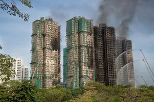 Thảm kịch cháy chung cư Hong Kong: 65 người thiệt mạng, kỳ tích xuất hiện 