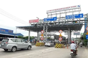 Nhìn từ trạm thu phí T2: 'Nồi cơm' của DN không còn lo bể